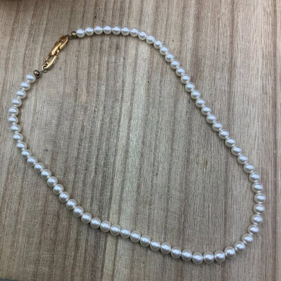 Napier Vintage Faux Pearl Single Strand Choker Gold Tone Necklace - Picture 4 of 7